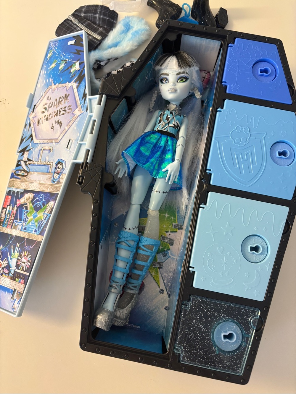 Monster High Skulltimate Secrets Fearidescent Frankie Stein Doll & Accessories